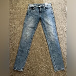 Guess jeans, shiny metal logo